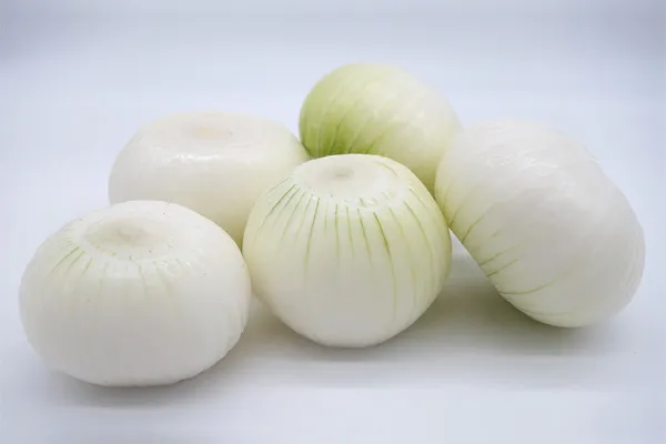 whole-peeled-white white peeled onion