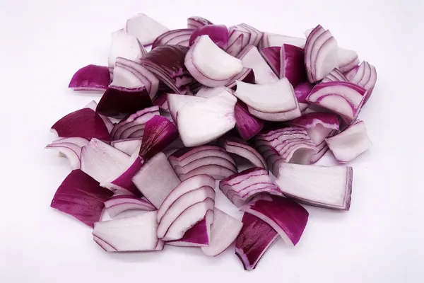Red-Onion-Hand-cuts